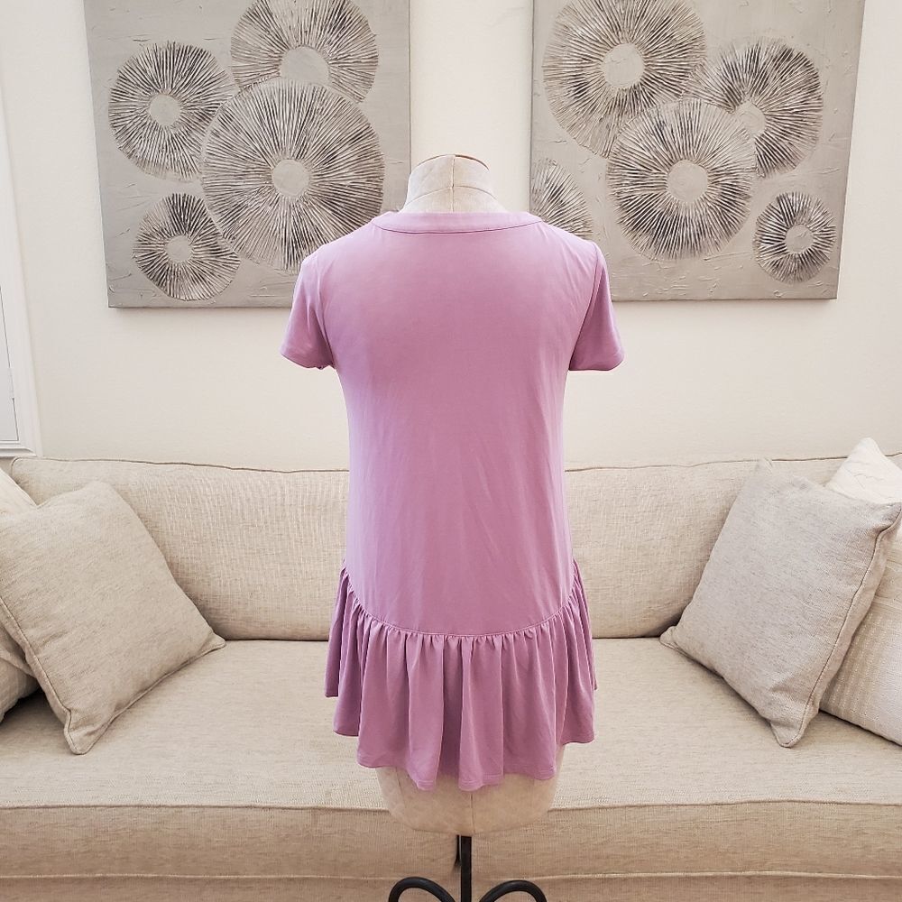 Chelsea 28 Ruffle Back Hem Tee Size Small - Picture 7 of 11